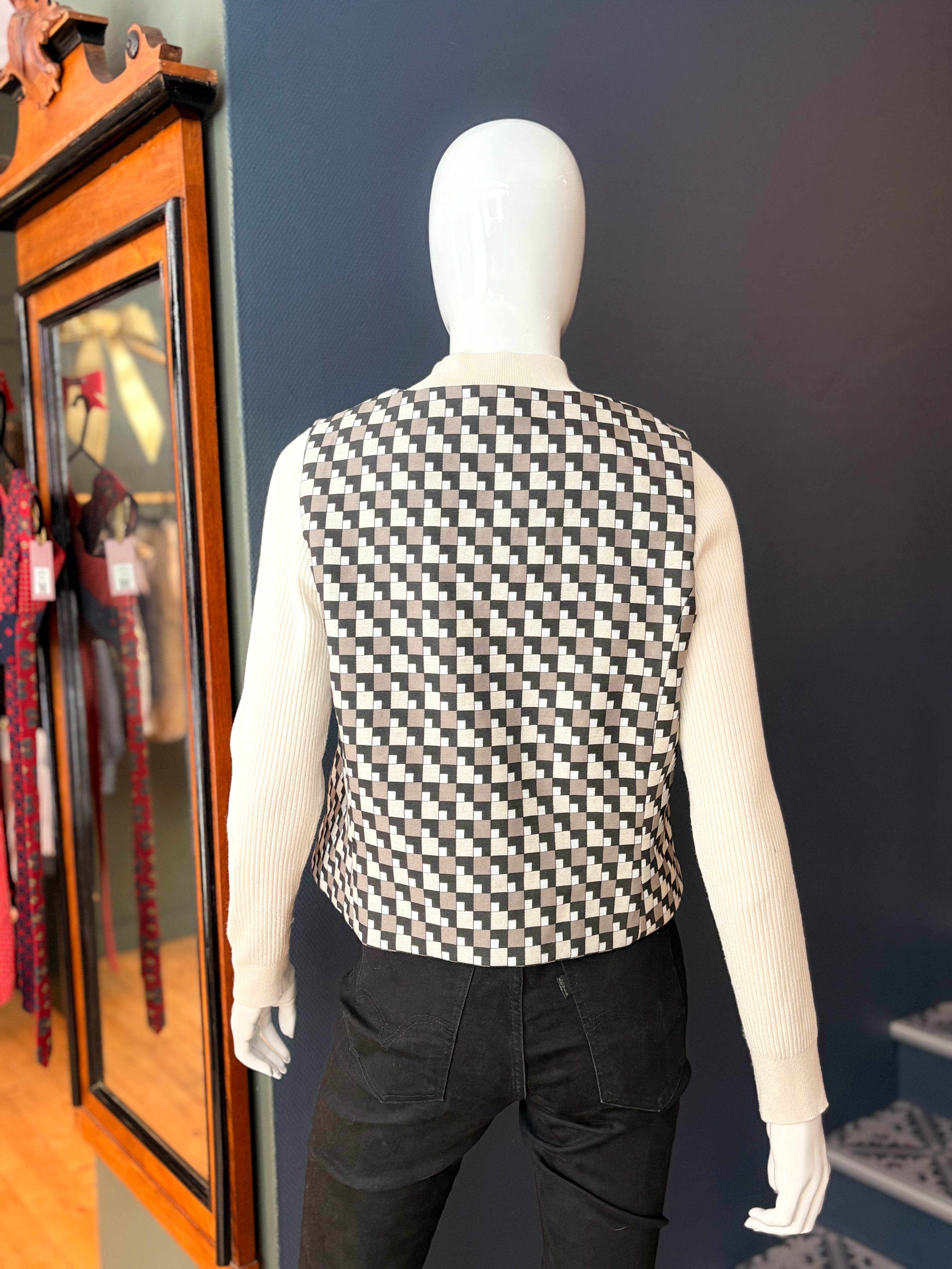 Vivienne vest