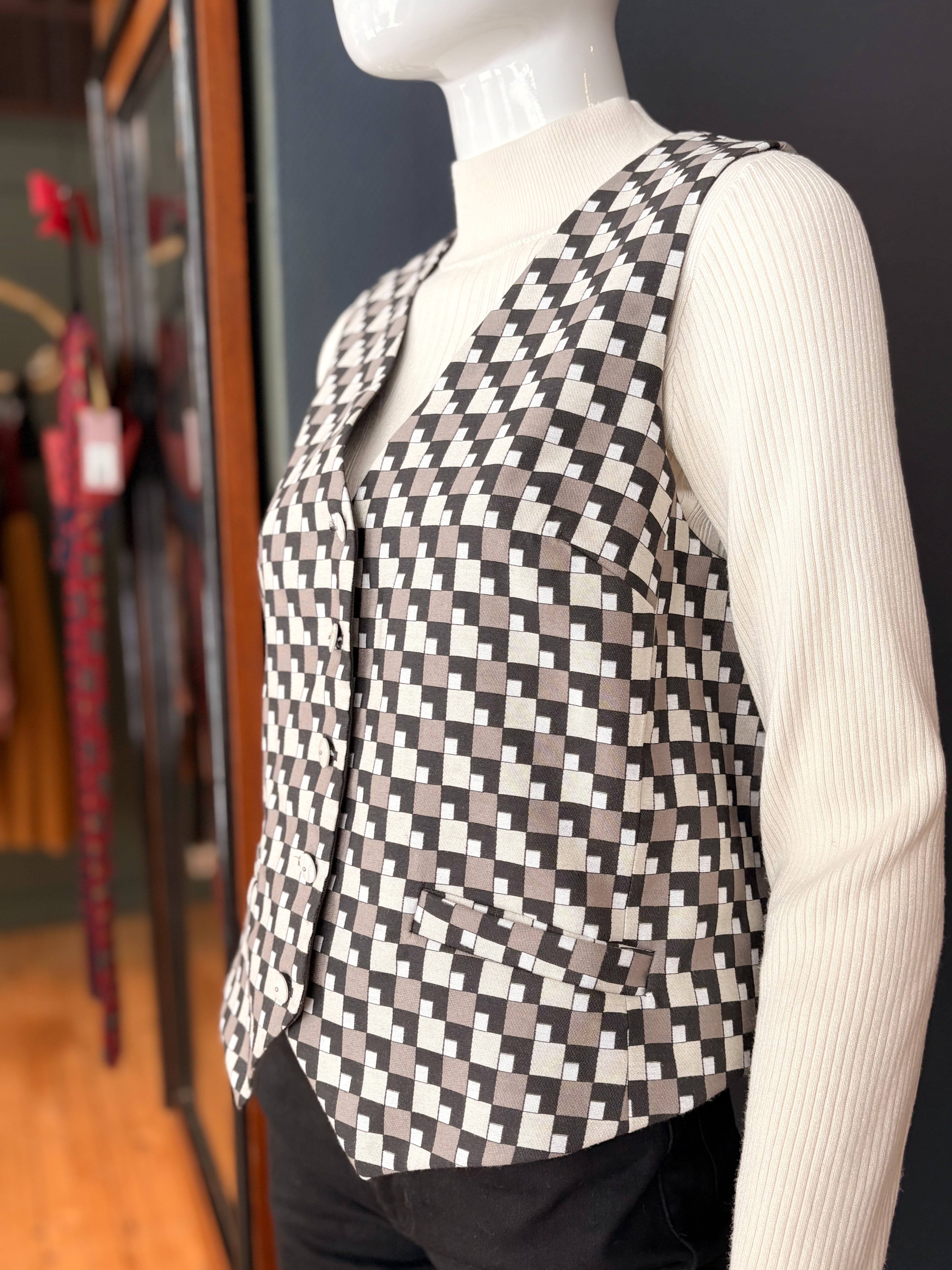 Vivienne vest
