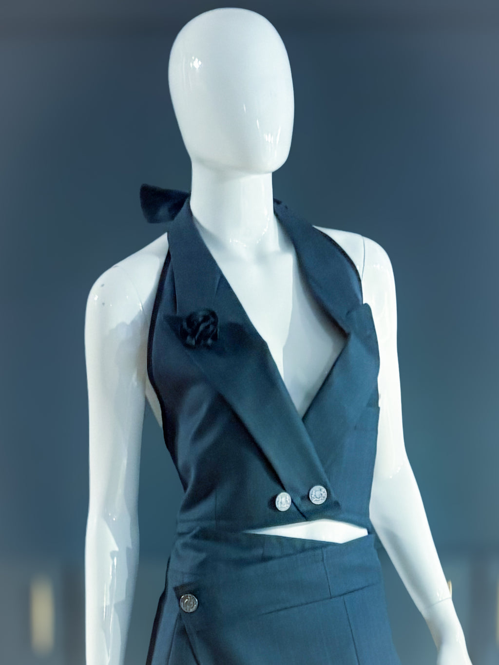 Tova vest